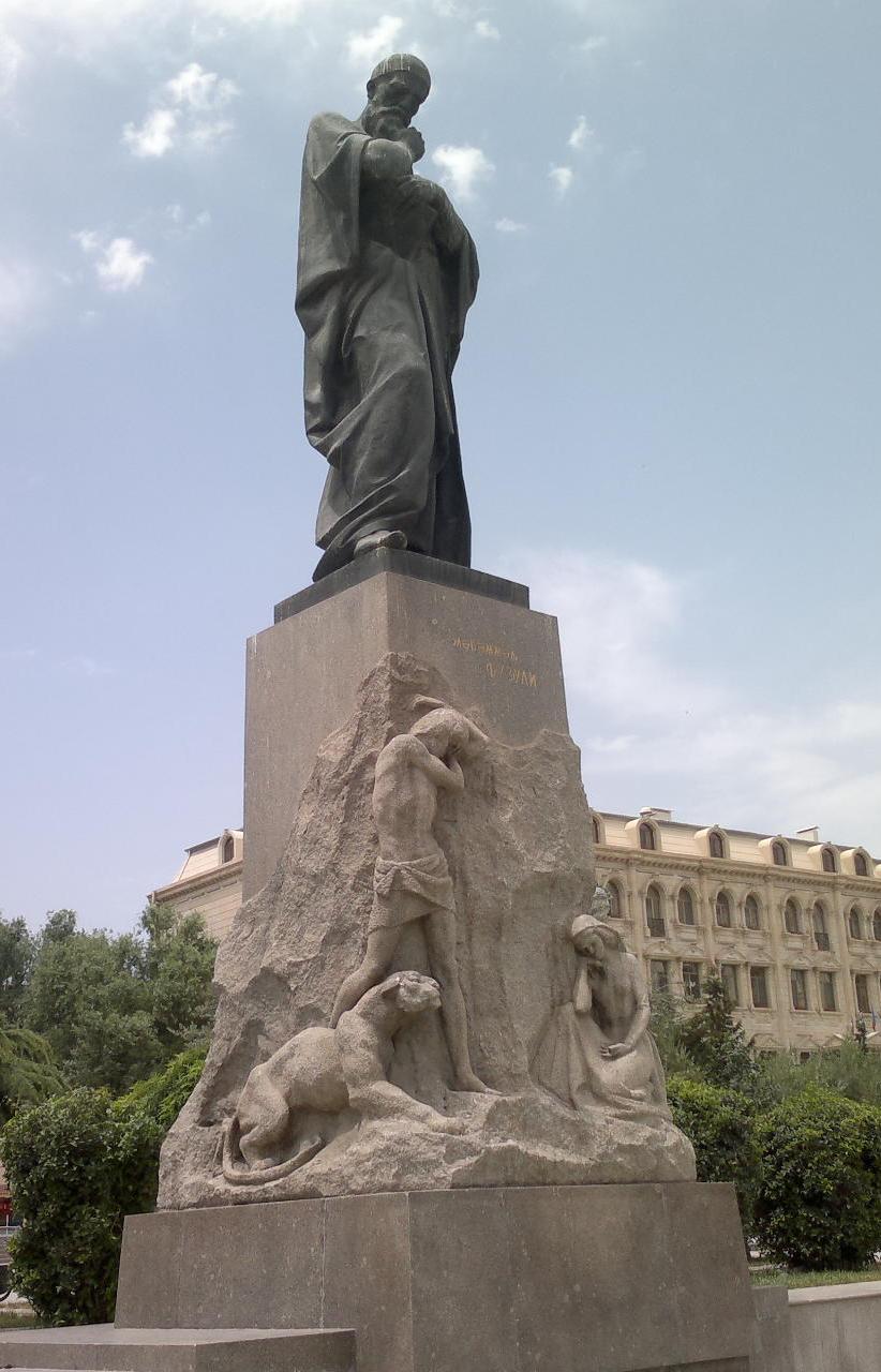 Блог mudder - Памятник_Физули_в_Баку.jpg