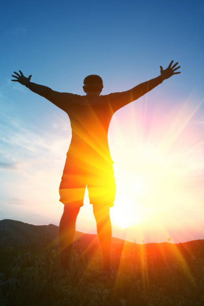 Блог mudder - depositphotos_6560292-stock-photo-man-on-sunrise.jpg
