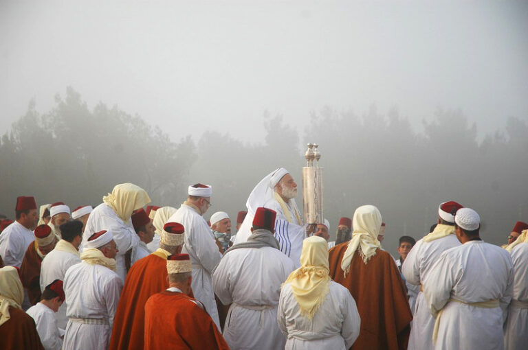 С миру по нитке - Samaritans-Passover-768x510.jpg