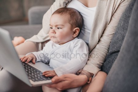 Настроение.... - depositphotos_153071320-stock-photo-little-boy-exploring-laptop.jpg