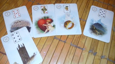 1) вариант. Машина тайота. Тут что то много преград. Может задержка быть в начале, переживания в связи с этим. Итог ГОРА - может будут ехать дольше чем обещано. Не впечатлил меня этот вариант совсем(