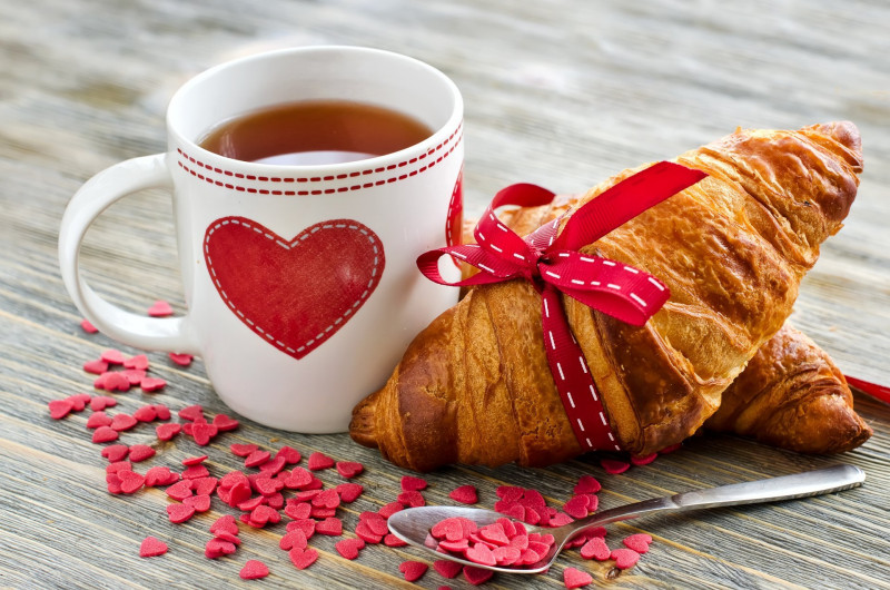 Вкусняшки - ИТОГИ на 2-3 стр. - croissant-breakfast-baking-croissant-breakfast-coffee-cup-mug-heart-love-heart.jpg